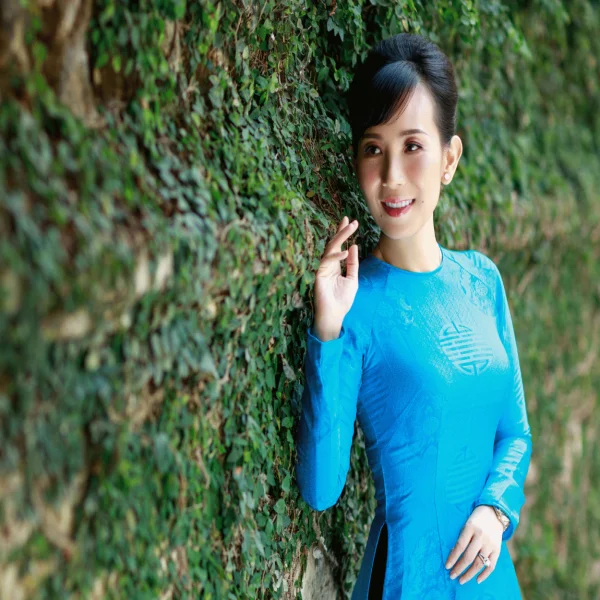 NGƯỜI PHỤ NỮ GIỎI VÀ SỰ ĐIỀM TĨNH SÂU LẮNG